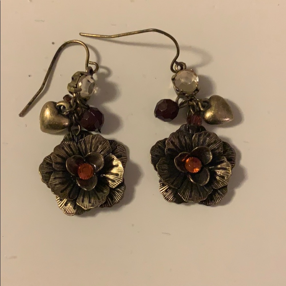 Flower dangle earrings: Sale free with another jewelry purchase.
